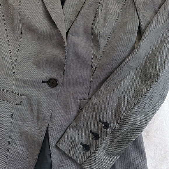 Bebe black and grey blazer. - Picture 4 of 4